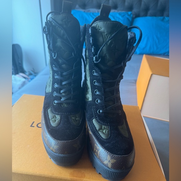 Louis Vuitton Monogram Laureate Platform boot! - Picture 6 of 8
